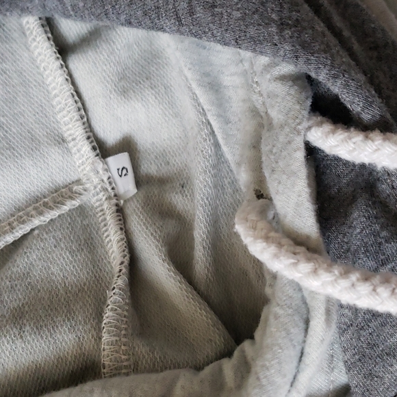 Grey and yellow hoodie size small - Picture 2 of 4